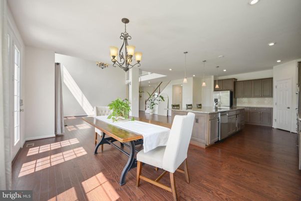 Chandelier, Dining room, Interior, Kitchen, Pendant Lights, Recessed Lighting, Wood Texture Flooring