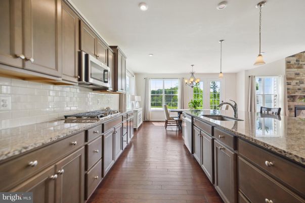 Chandelier, Dining room, Interior, Kitchen, Pendant Lights, Recessed Lighting, Wood Texture Flooring