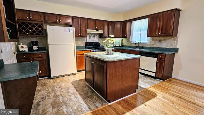 Interior, Kitchen, Wood Texture Flooring