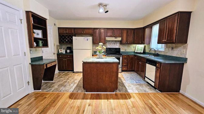 Interior, Kitchen, Wood Texture Flooring