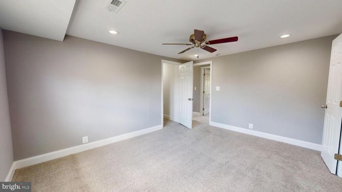 Empty room, Interior, Recessed Lighting