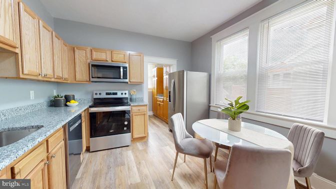Dining room, Interior, Kitchen, Stainless Steel Appliances, Wood Texture Flooring
