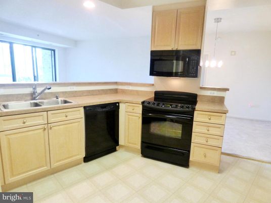 Interior, Kitchen, Pendant Lights, Recessed Lighting