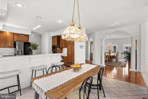 Chandelier, Dining room, Interior, Kitchen, Pendant Lights, Recessed Lighting, Wood Texture Flooring