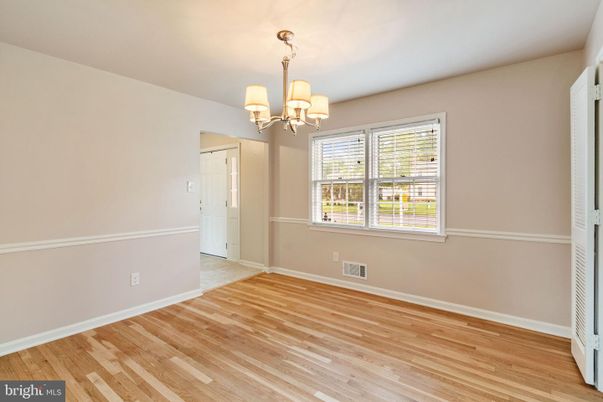 Chandelier, Empty room, Interior, Wood Texture Flooring