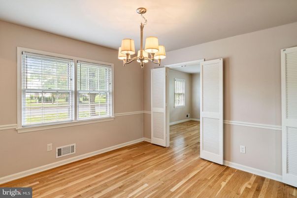 Chandelier, Empty room, Interior, Wood Texture Flooring