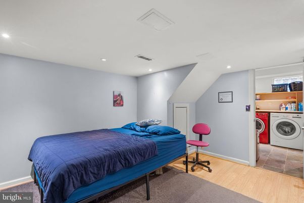 Bedroom, Interior, Recessed Lighting, Washer, Wood Texture Flooring