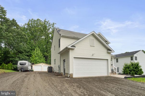 Detached Garage, Exterior