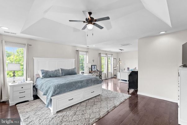 Bedroom, Interior, Pendant Lights, Recessed Lighting, Wood Texture Flooring