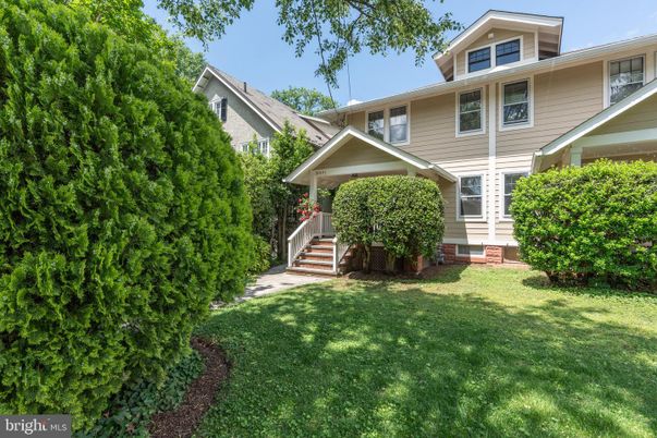 Backyard, Exterior, Facade, American Foursquare