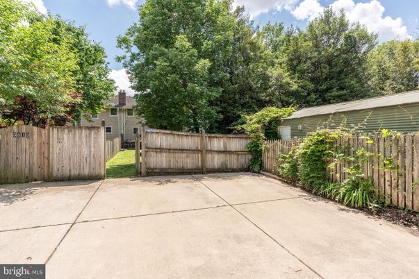 Backyard, Exterior
