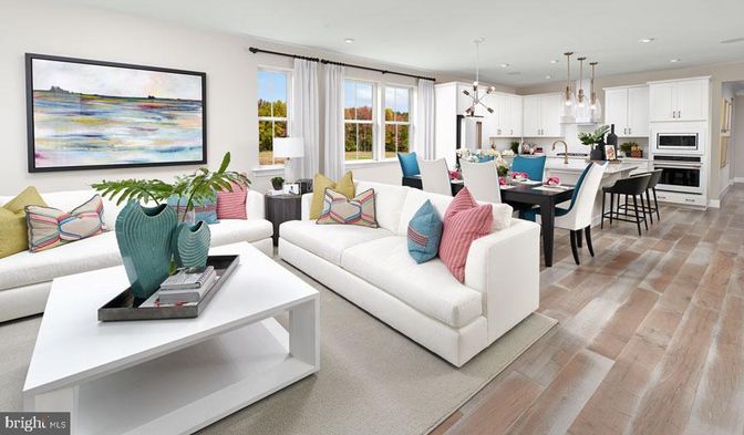 Dining room, Interior, Kitchen, Living room, Pendant Lights, Recessed Lighting, Stainless Steel Appliances, Wood Texture Flooring