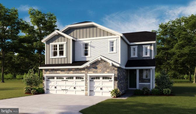 Attached, Exterior, Facade, American Craftsman
