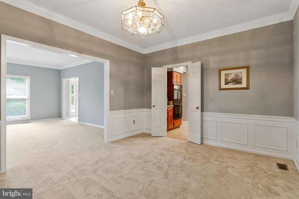 Chandelier, Empty room, Interior, Kitchen