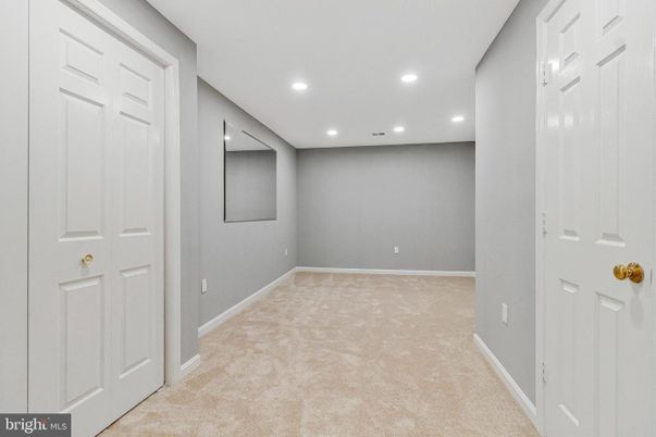 Empty room, Interior, Recessed Lighting