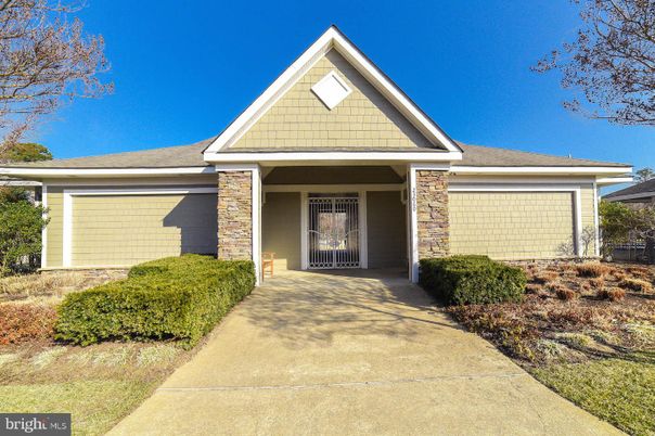 Attached, Exterior, Facade, Brick Facade, American Craftsman