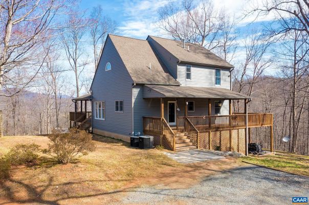 Backyard, Exterior, Facade, Farmhouse
