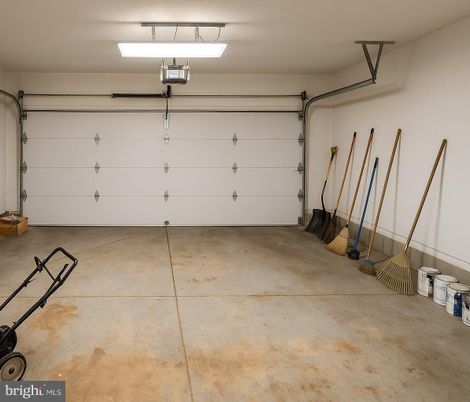 Garage, Interior