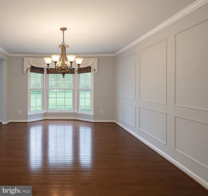 Chandelier, Empty room, Interior, Wood Texture Flooring