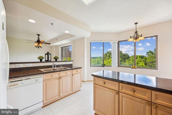 Interior, Kitchen, Pendant Lights, Recessed Lighting