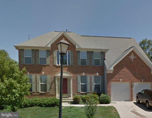 Attached, Exterior, Facade, Brick Facade, Brick Traditional