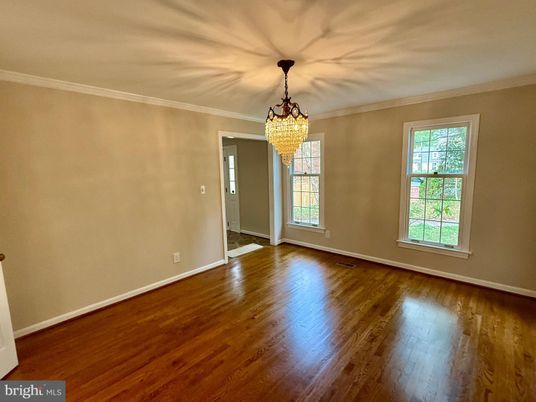 Chandelier, Empty room, Interior, Wood Texture Flooring