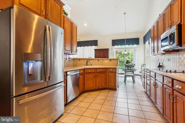 Dining room, Interior, Kitchen, Pendant Lights, Recessed Lighting, Stainless Steel Appliances