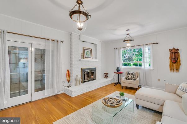 Fireplace, Interior, Living room, Pendant Lights, Stone Walls, Wood Texture Flooring