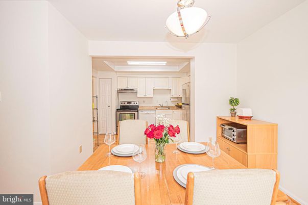 Dining room, Interior, Kitchen, Stainless Steel Appliances