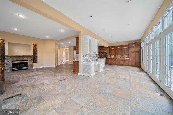 Fireplace, Interior, Kitchen, Recessed Lighting