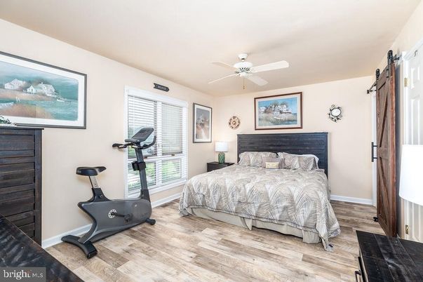 Bedroom, Fitness Equipment, Interior, Wood Texture Flooring