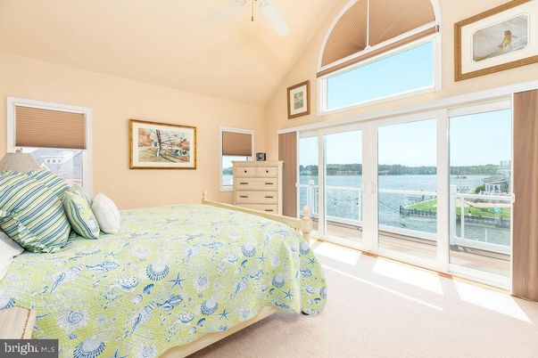 Bedroom, Interior, Water