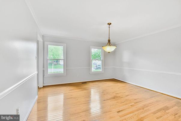 Empty room, Interior, Pendant Lights, Wood Texture Flooring
