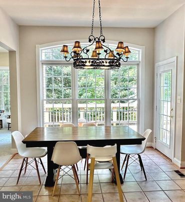 Chandelier, Dining room, Interior