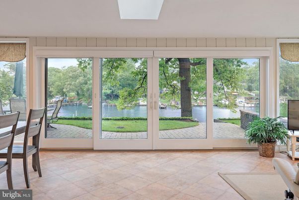 Dining room, Interior, Sun Room, Water
