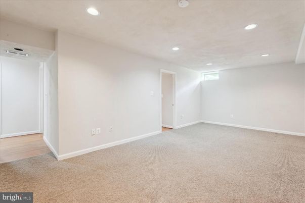 Empty room, Interior, Recessed Lighting