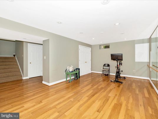 Fitness Equipment, Interior, Recessed Lighting, Wood Texture Flooring