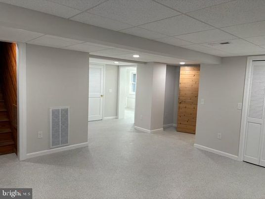 Empty room, Interior, Recessed Lighting