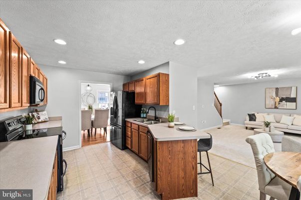 Dining room, Interior, Kitchen, Living room, Recessed Lighting