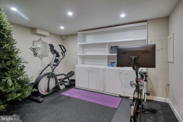 Fitness Equipment, Interior, Recessed Lighting