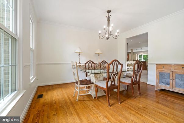 Chandelier, Dining room, Interior, Recessed Lighting, Wood Texture Flooring