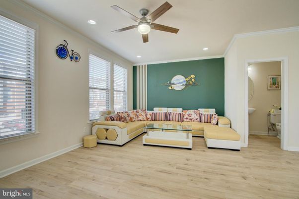 Bathroom, Interior, Living room, Recessed Lighting, Wood Texture Flooring