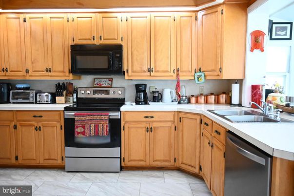 Interior, Kitchen, Marble, Stainless Steel Appliances