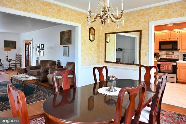 Chandelier, Dining room, Interior, Kitchen, Living room
