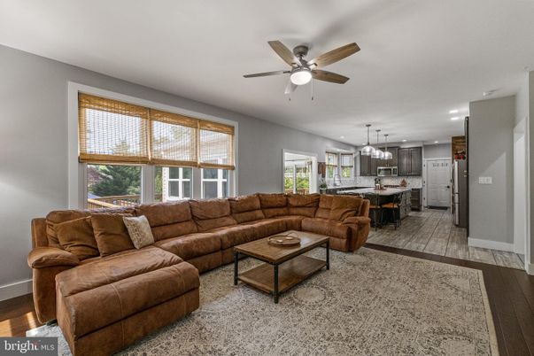 Interior, Kitchen, Living room, Pendant Lights, Recessed Lighting, Wood Texture Flooring