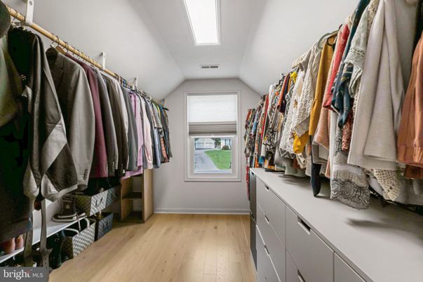 Interior, Walk-in Closets, Wood Texture Flooring