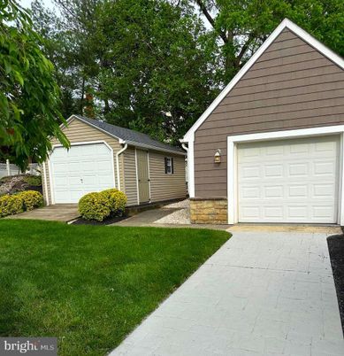 Detached Garage, Exterior