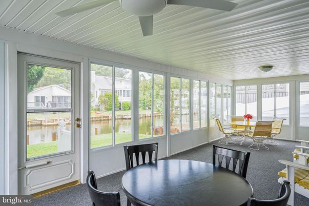 Dining room, Interior, Sun Room, Water
