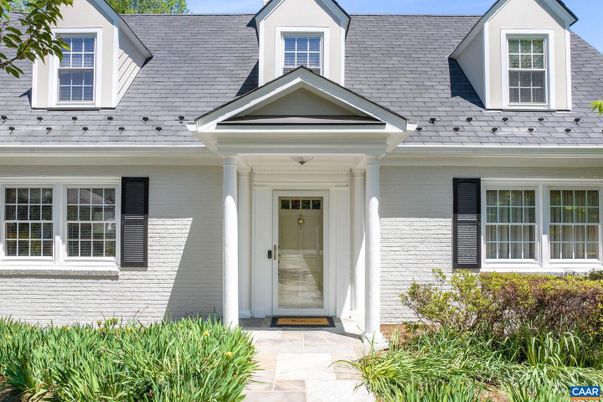 Exterior, Facade, Cape Cod