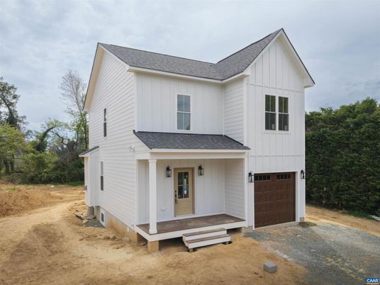 Attached, Exterior, Facade, Farmhouse